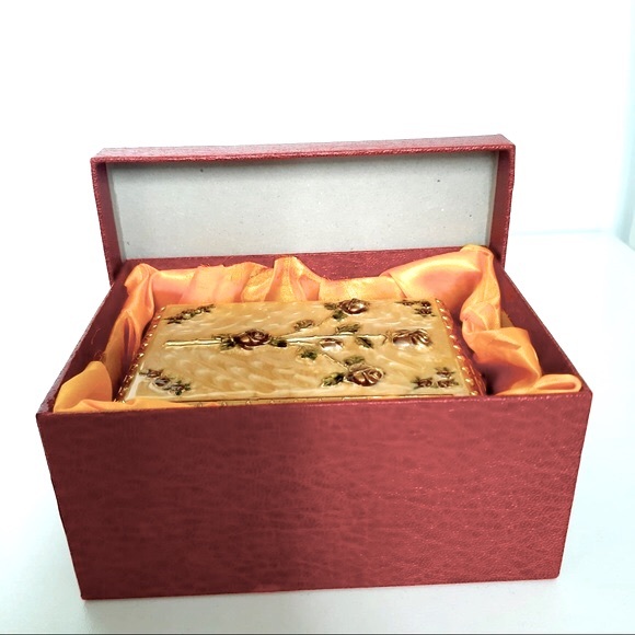 HOST PICK🌟NWT Vintage Metal Jewellery Box Europe Style - Picture 7 of 8